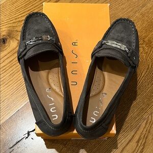 Unisa Women's Dark Grey Moccasins